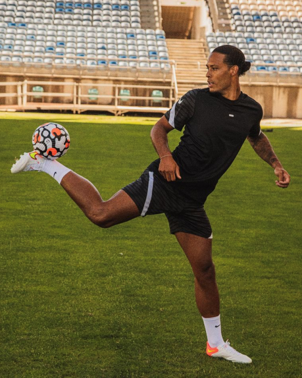 Die besten Fußballschuhe für breite Füße deinfussballschuh