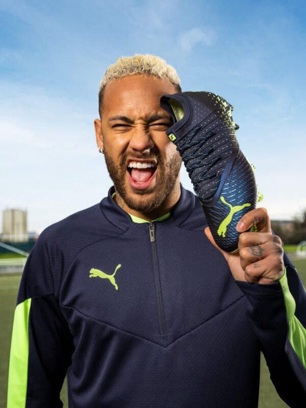 Die besten Fußballschuhe für breite Füße deinfussballschuh