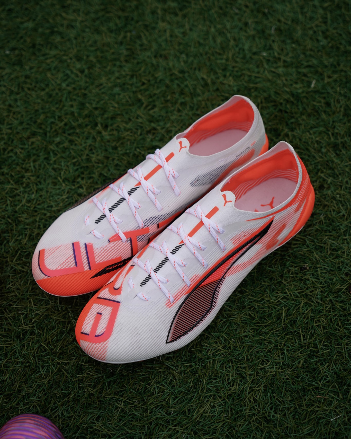 Adidas F50 Pure Victory VS Puma Ultra Unlimited