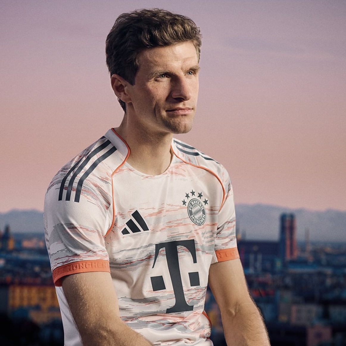 FC Bayern Auswärtstrikot 2025/26