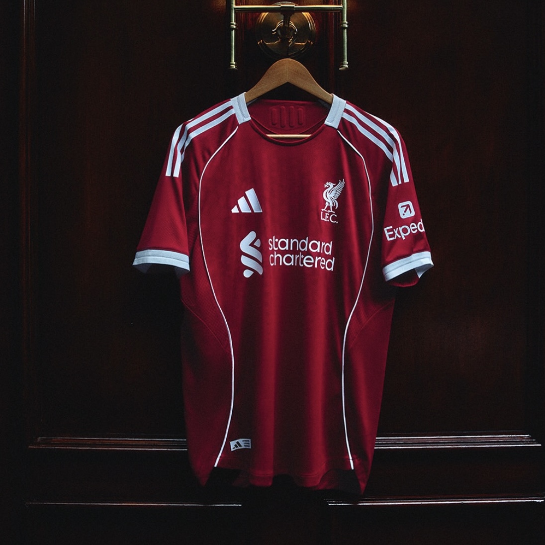 Liverpool Heimtrikot & Auswärtstrikot