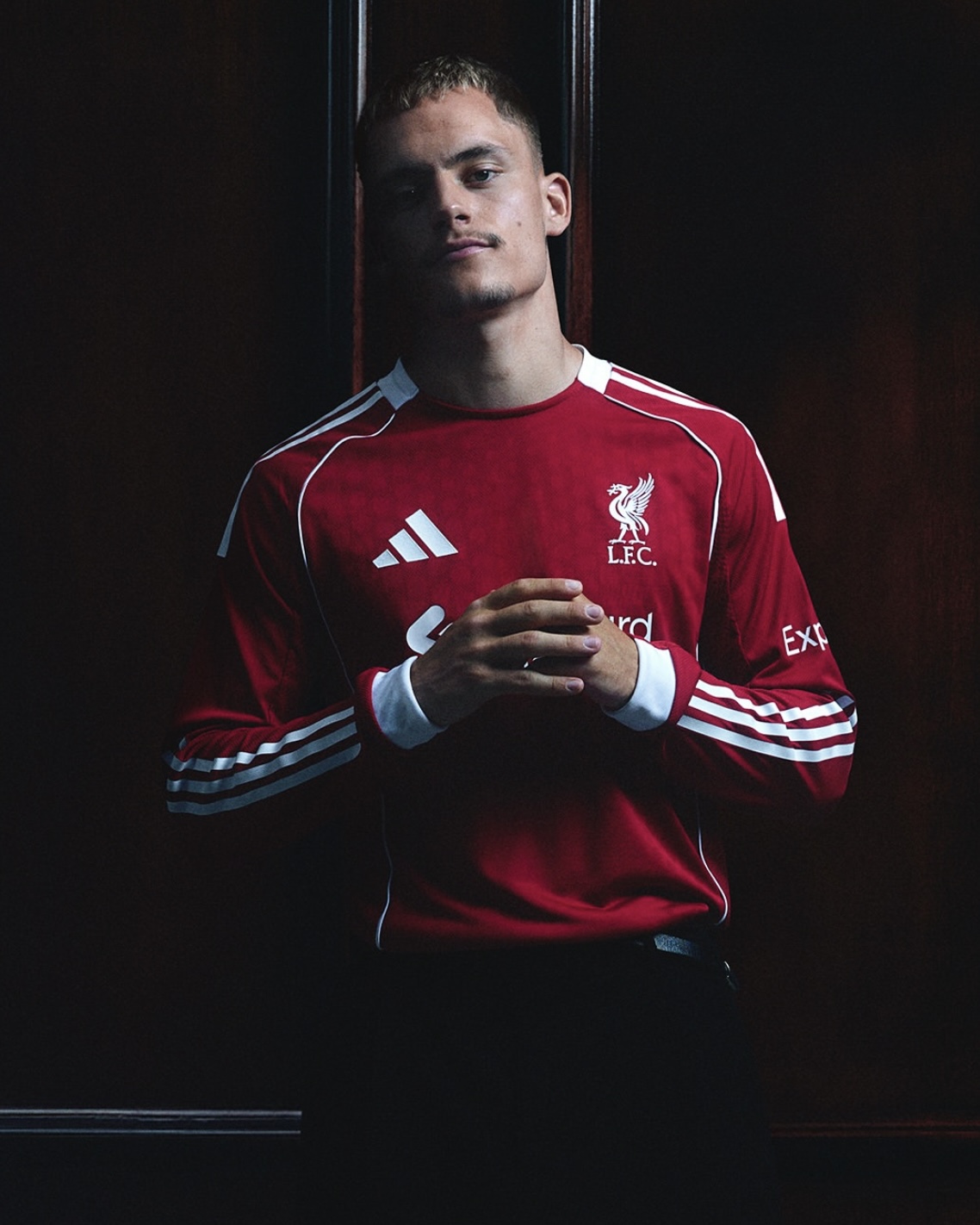 Liverpool Heimtrikot 2025/26 & Auswärtstrikot 2025/26 Liverpool Heimtrikot 2025/26 & Auswärtstrikot 2025/26