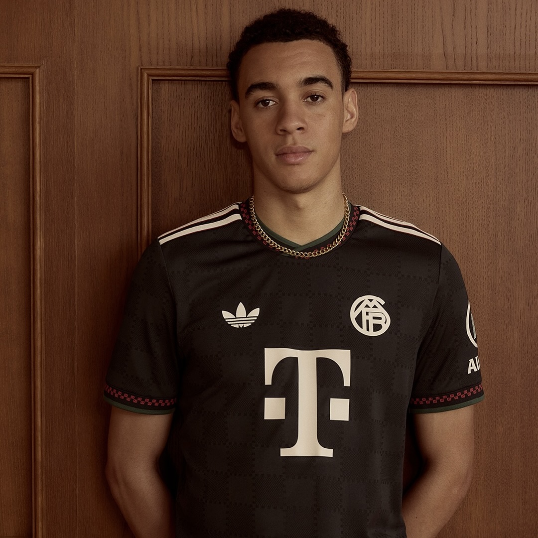 FC Bayern CL Trikot 2025/26