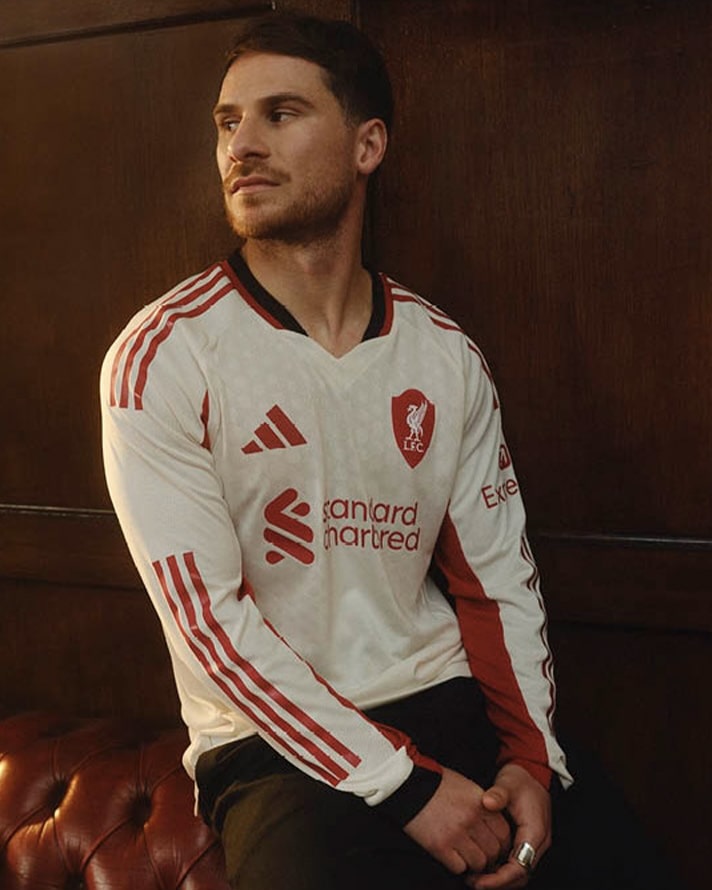 Liverpool Heimtrikot 2025/26 & Auswärtstrikot 2025/26 Liverpool Heimtrikot 2025/26 & Auswärtstrikot 2025/26