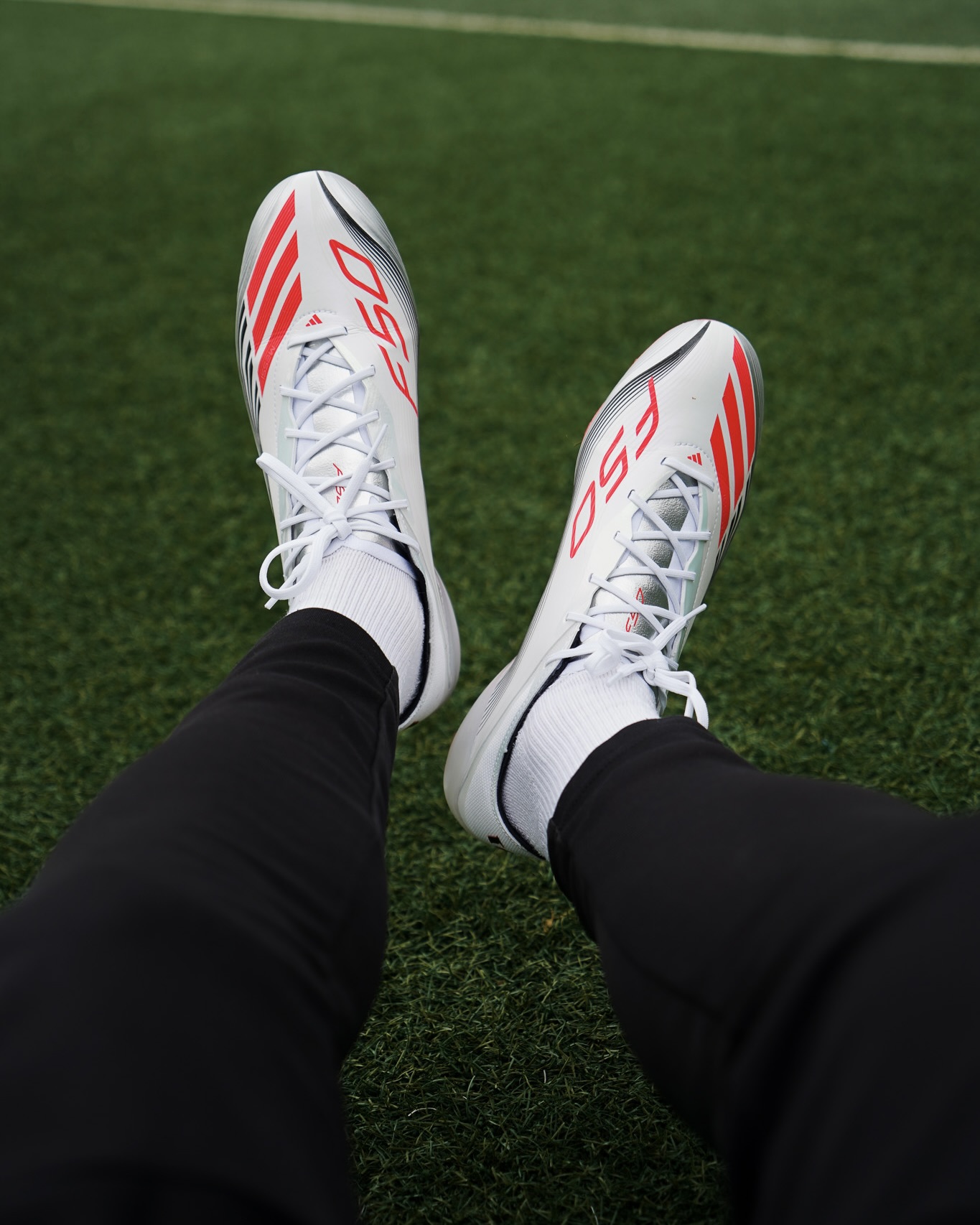 Welchen Fußballschuh trägt Désiré Doué? Das Duell zwischen Nike und adidas spitzt sich zu Welchen Fußballschuh trägt Désiré Doué?