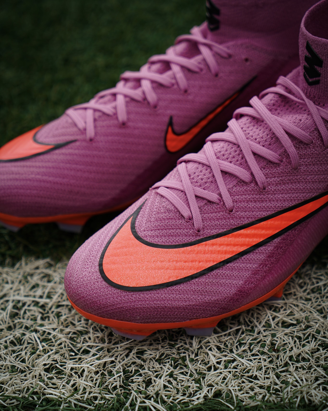 Welchen Fußballschuh trägt Désiré Doué? Das Duell zwischen Nike und adidas spitzt sich zu Welchen Fußballschuh trägt Désiré Doué?