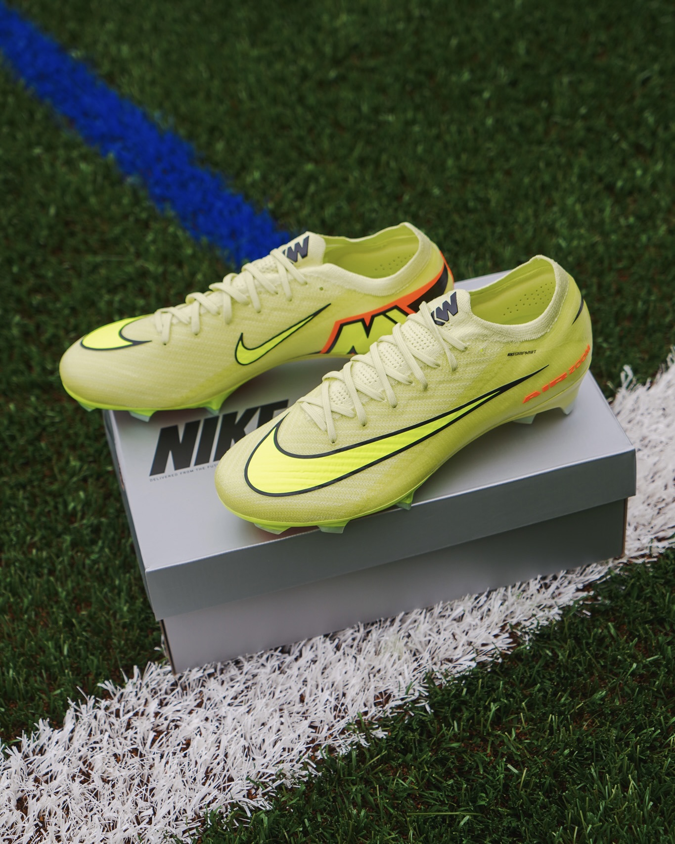 Nike Max Voltage Pack