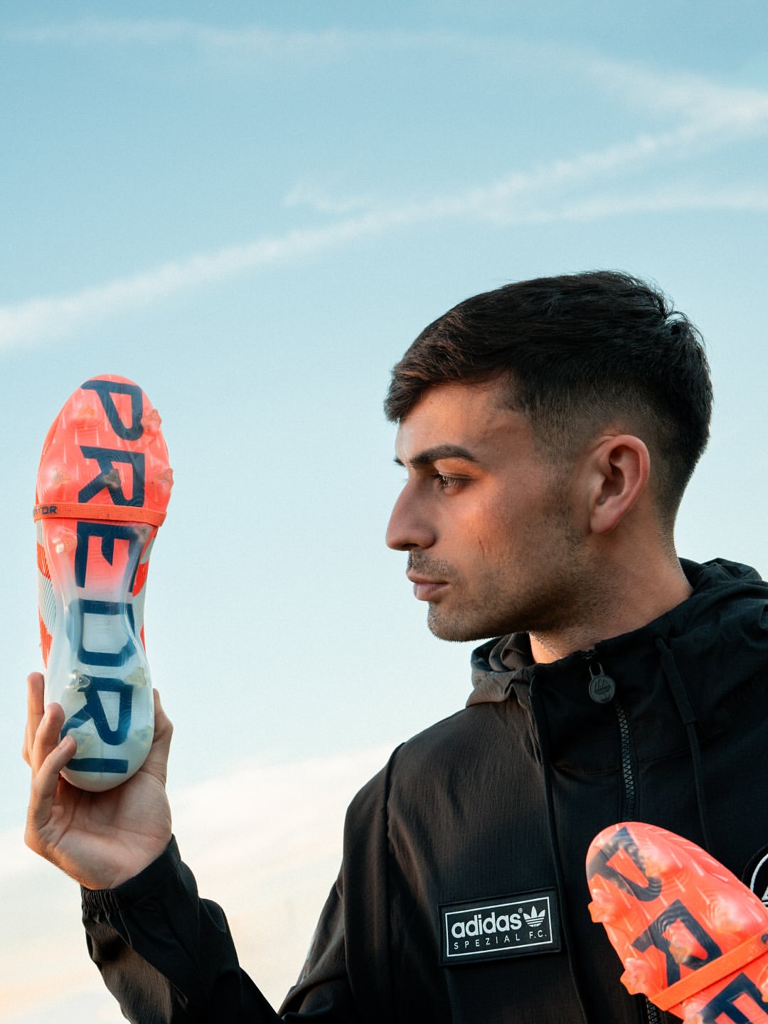 Pedri trägt den Adidas Predator 20254_n Welchen Fußballschuh trägt Pedri?