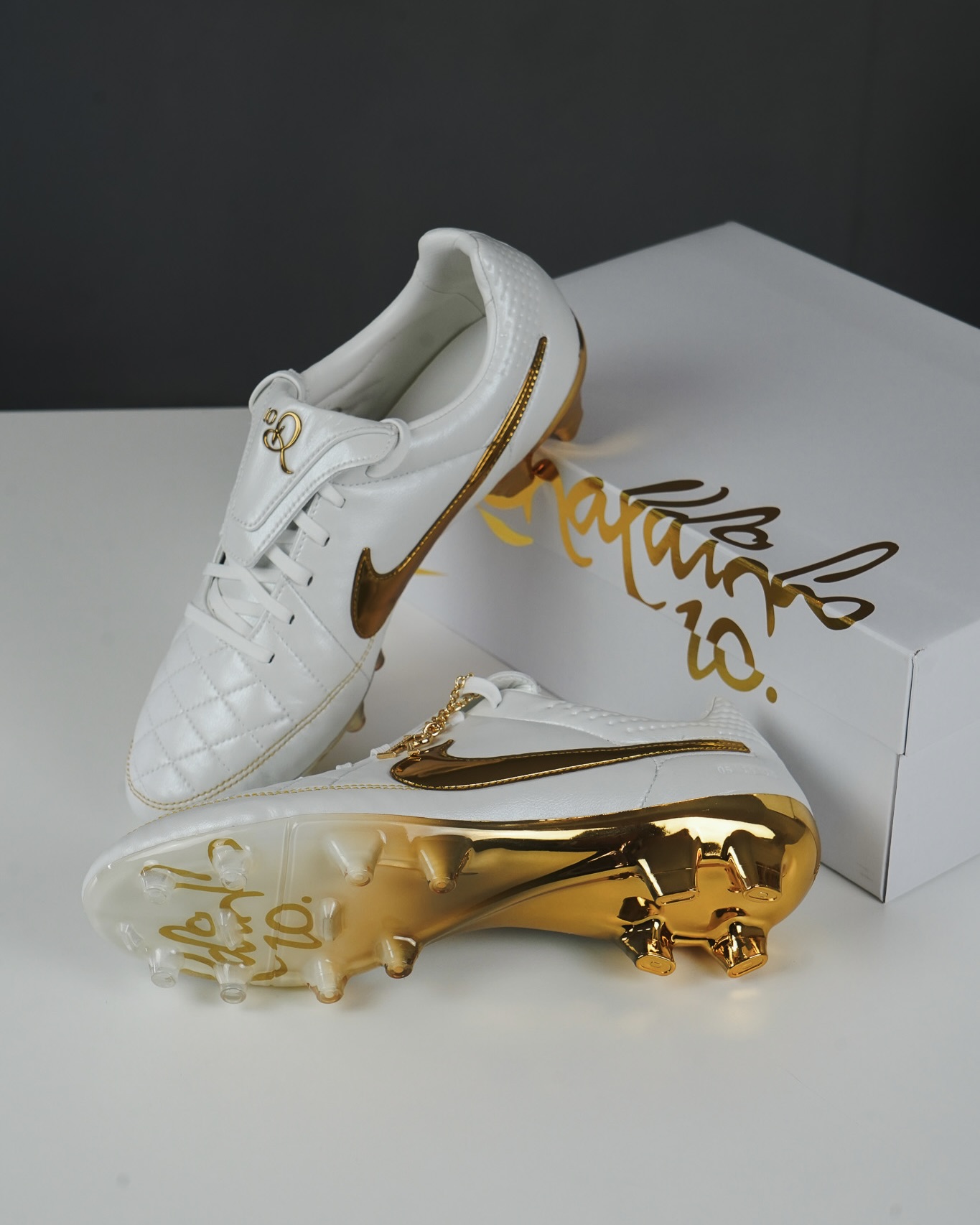 Nike Tiempo Legend Touch of Gold