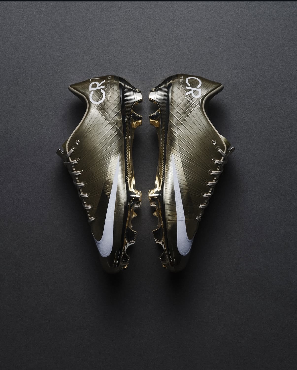 Goldener CR7 WM 2026 Fußballschuh