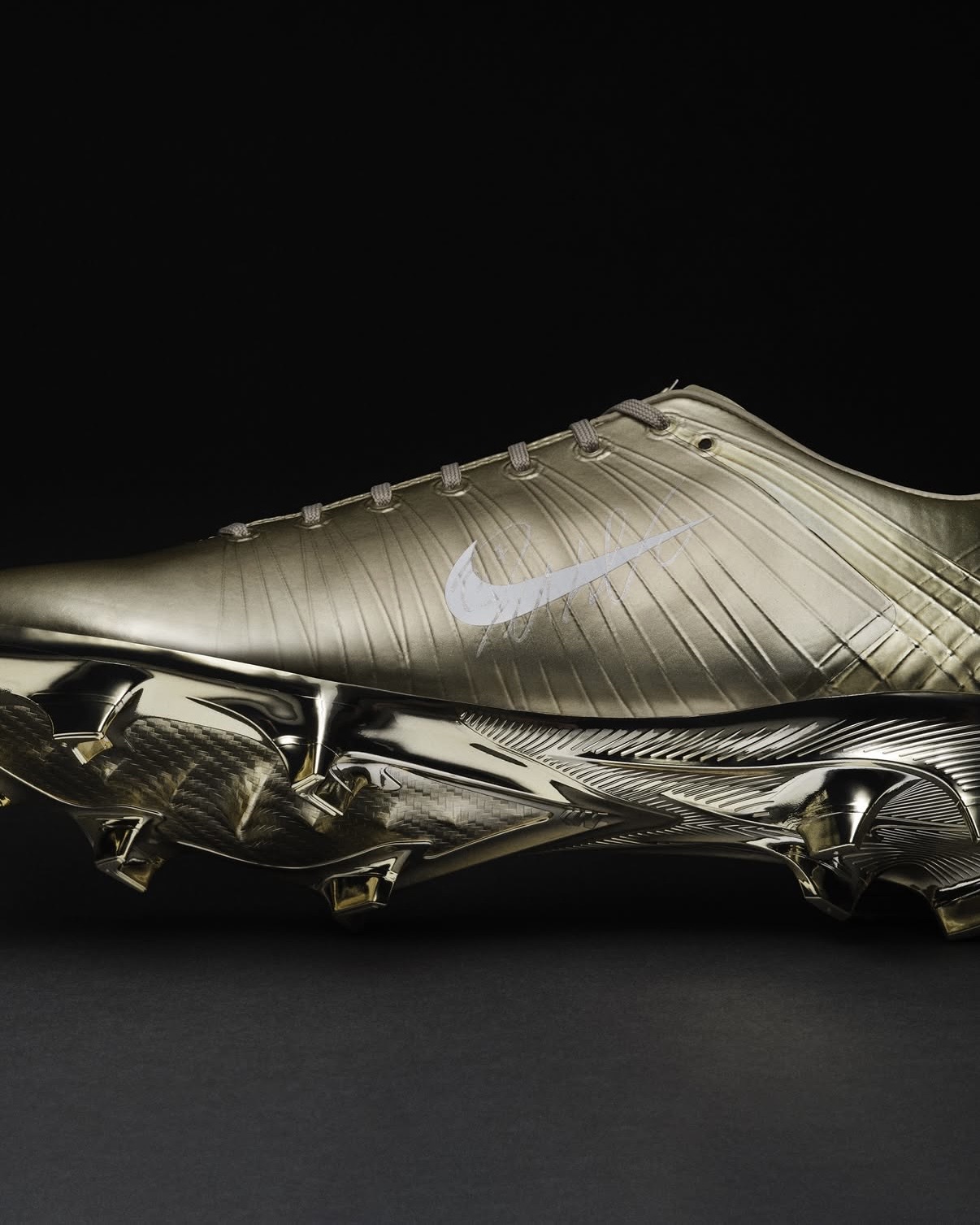Goldener CR7 WM 2026 Fußballschuh