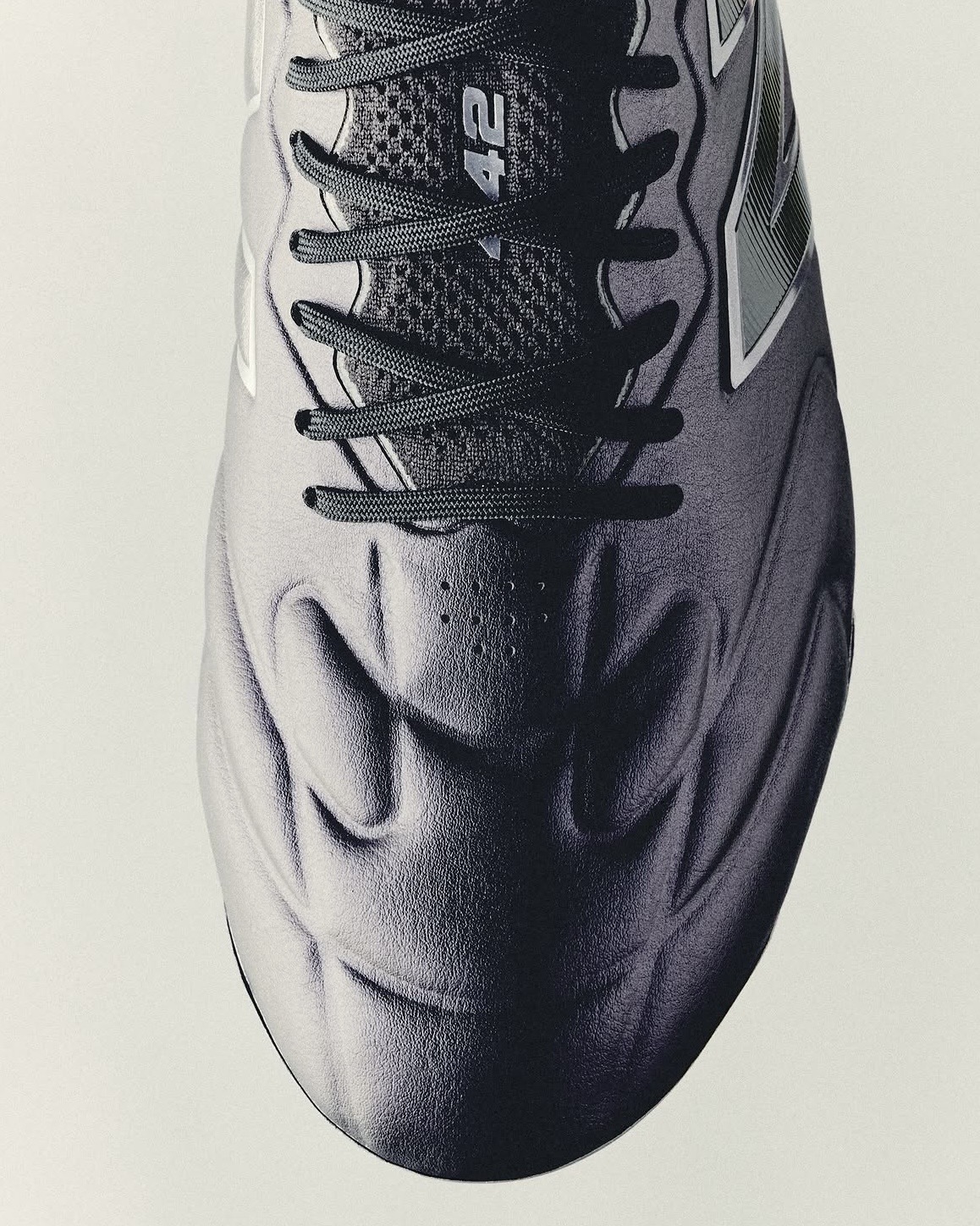 New Balance Blackout Pack 2026: Furon V9, Tekela V5 & 442 V3 in Schwarz