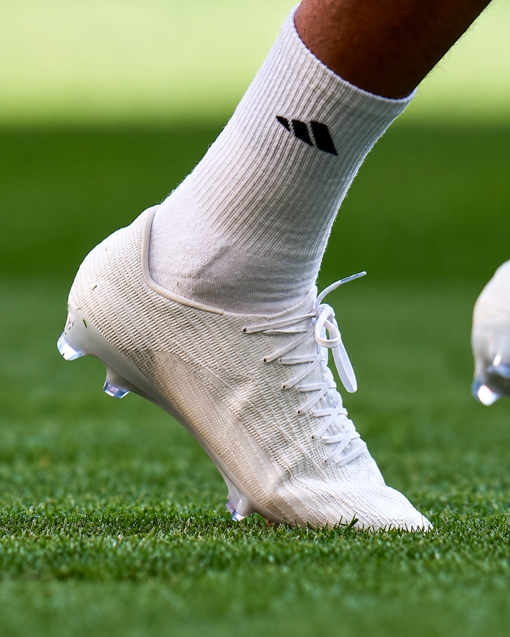 Nike reagiert auf Mbappé: Sein komplett weißer Mercurial ist jetzt erhältlich Nike reagiert auf Mbappé: Sein komplett weißer Mercurial ist jetzt erhältlich